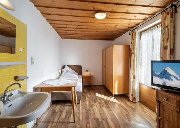 Berggasthof Geislerhof Homestay Tux